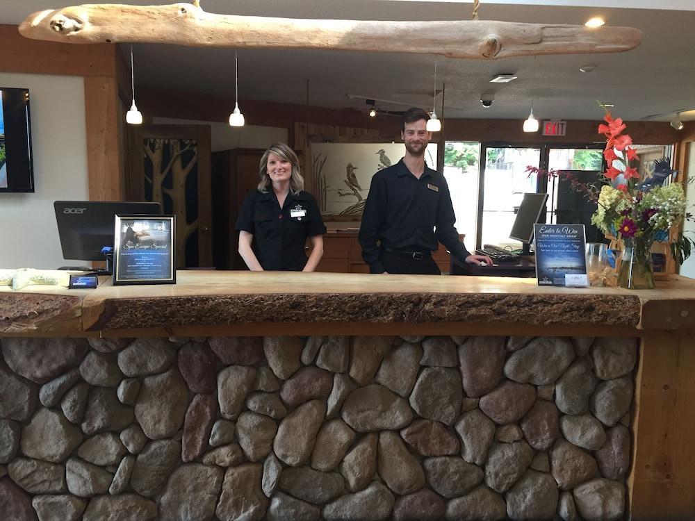 Kingfisher Pacific Resort & Spa Courtenay Exterior photo